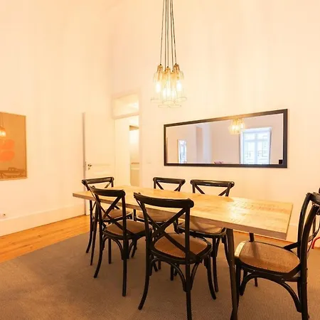 Lägenhet Bica Contemporary Historic 2 Bedroom