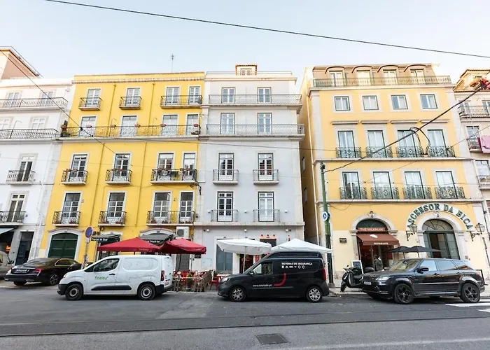 Bica Contemporary Historic 2 Bedroom Apartman