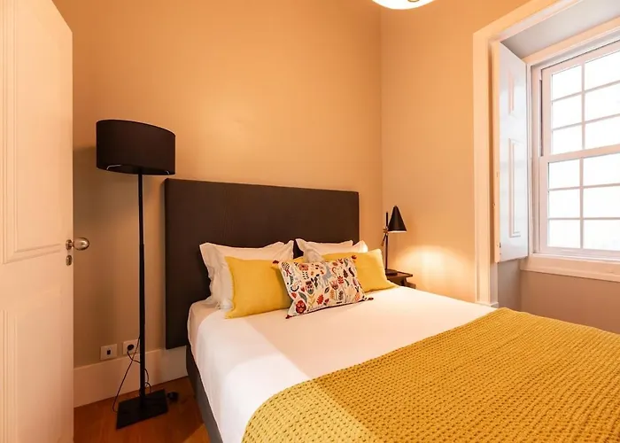 Bica Contemporary Historic 2 Bedroom *