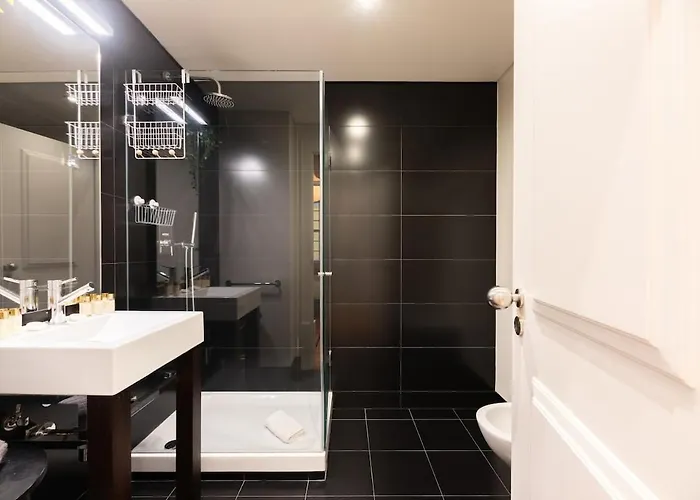 Bica Contemporary Historic 2 Bedroom Apartman