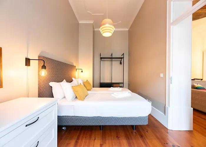 Bica Contemporary Historic 2 Bedroom Apartman
