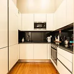 Apartment Bica Contemporary Historic 2 Bedroom