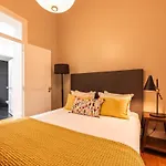 Bica Contemporary Historic 2 Bedroom Apartment *