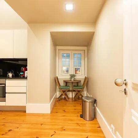Bica Contemporary Historic 2 Bedroom * Lisbona