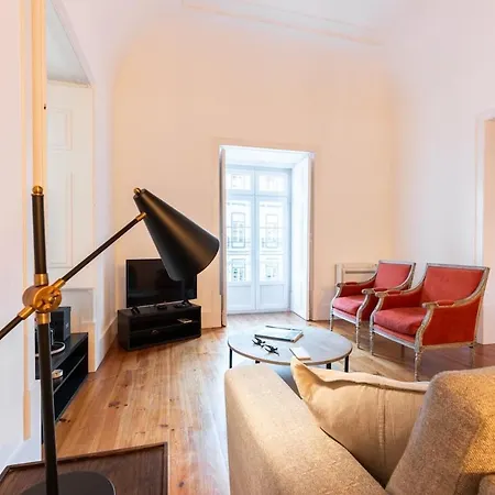 Апартаменты Bica Contemporary Historic 2 Bedroom Лиссабон